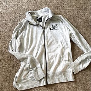 Women’s Nike sportswear zip up hoodie Size M